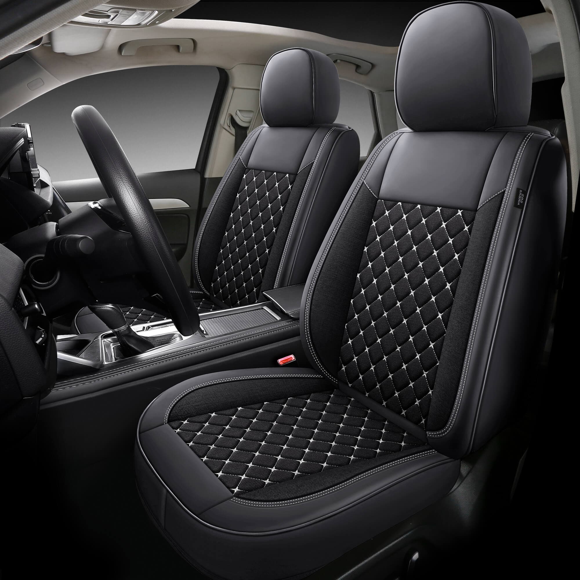 Schwarz mit weißen Nähten